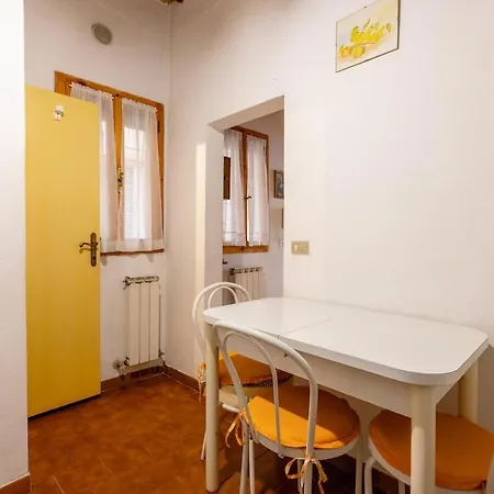 Graziosa Nel Centro Di Appartamento